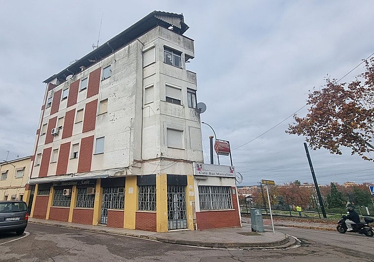 El antiguo bloque del bar Marcelino será derribado en 2026 por el Ayuntamiento emeritense